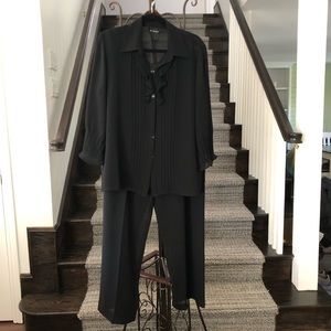Black pant suit. 3 pieces.